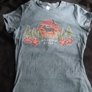 Skagway Alaska Blue Short Sleeve Moose Flower Tee Shirt Womens M